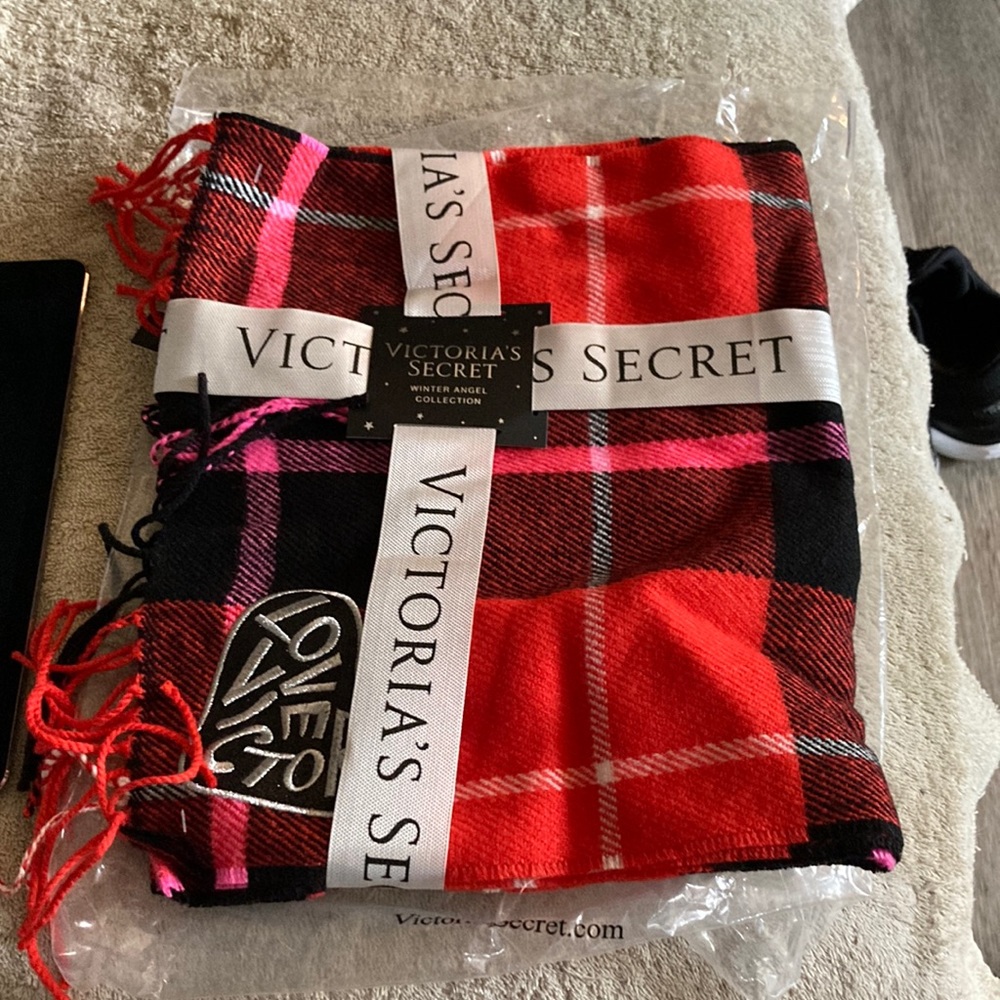 Brand New In Bag. Victoria’s Secret Winter 🥶 Angel Collection Scarf 🧣.